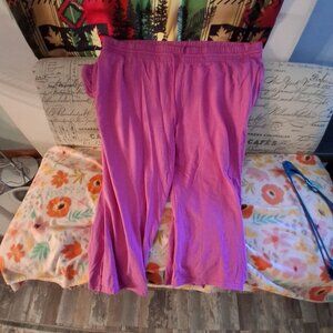 PINISH PLUS SIZED WOMANS CAPRIS